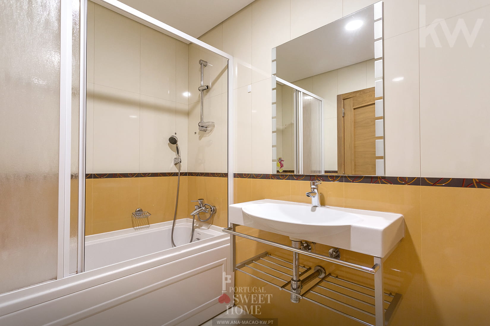 Salle de bain complète à l'étage inférieur (4,7 m2)