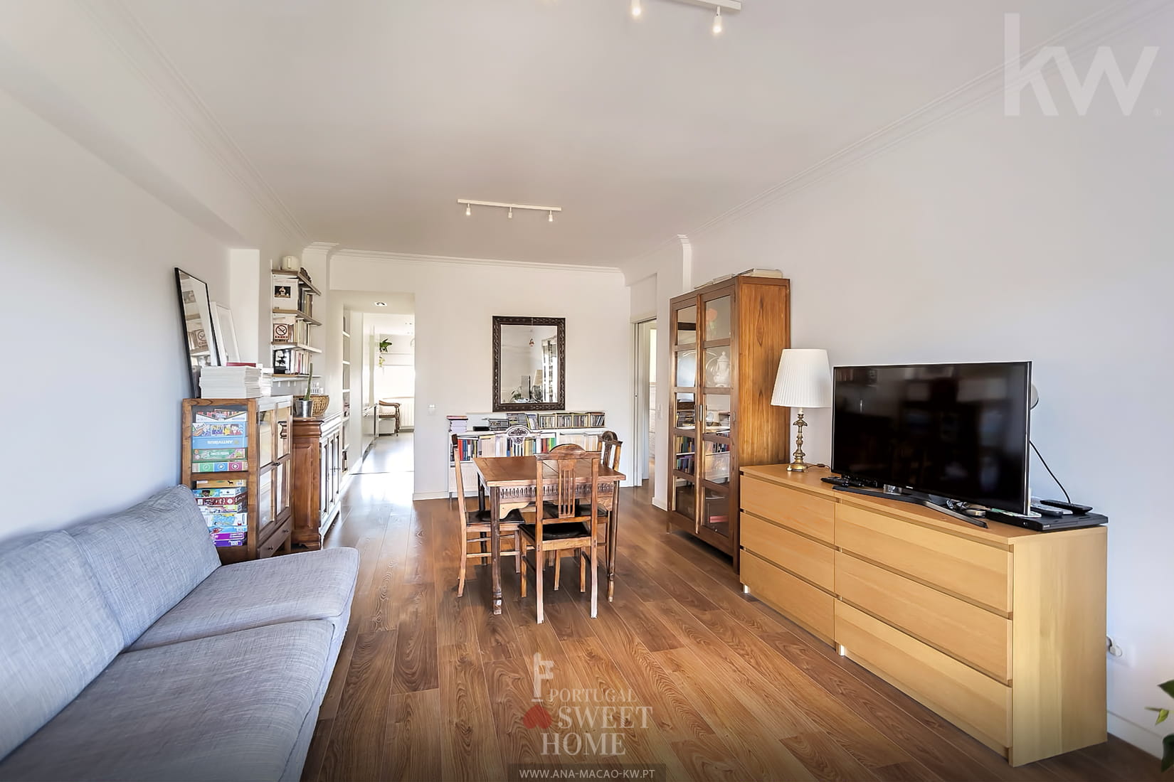 Spacious (23 m²) and bright room