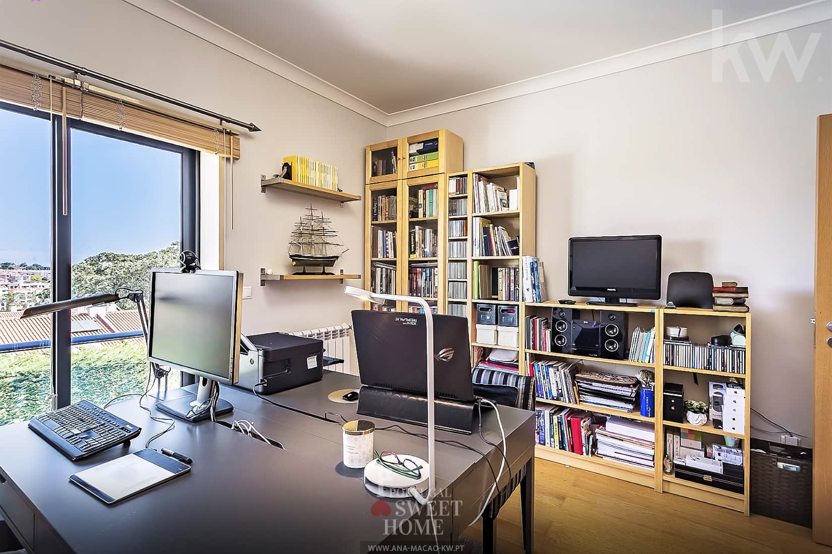 Bedroom / Office (13.35 m²) with open view