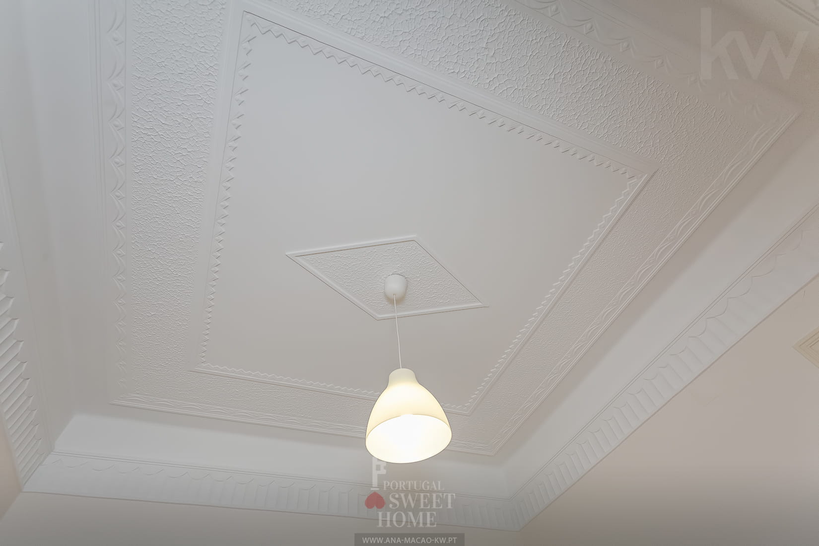 Room ceiling details