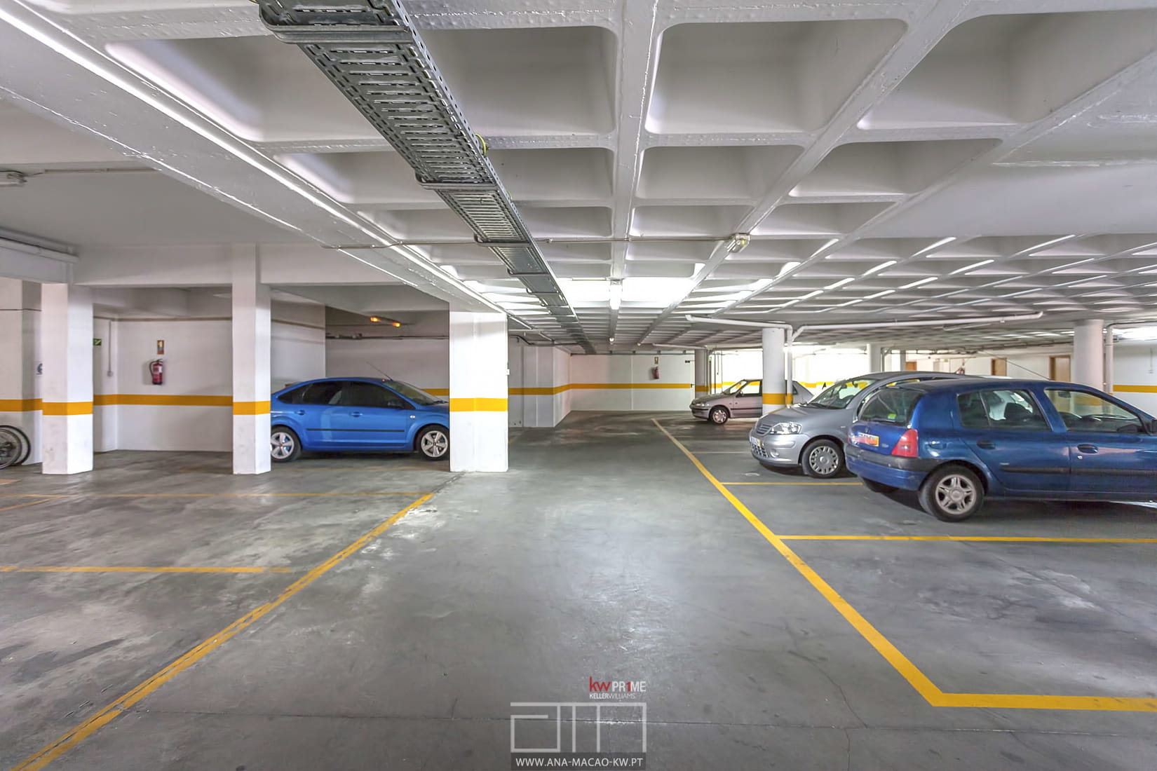 1 Lugar de estacionamento na garagem privativa do condomínio