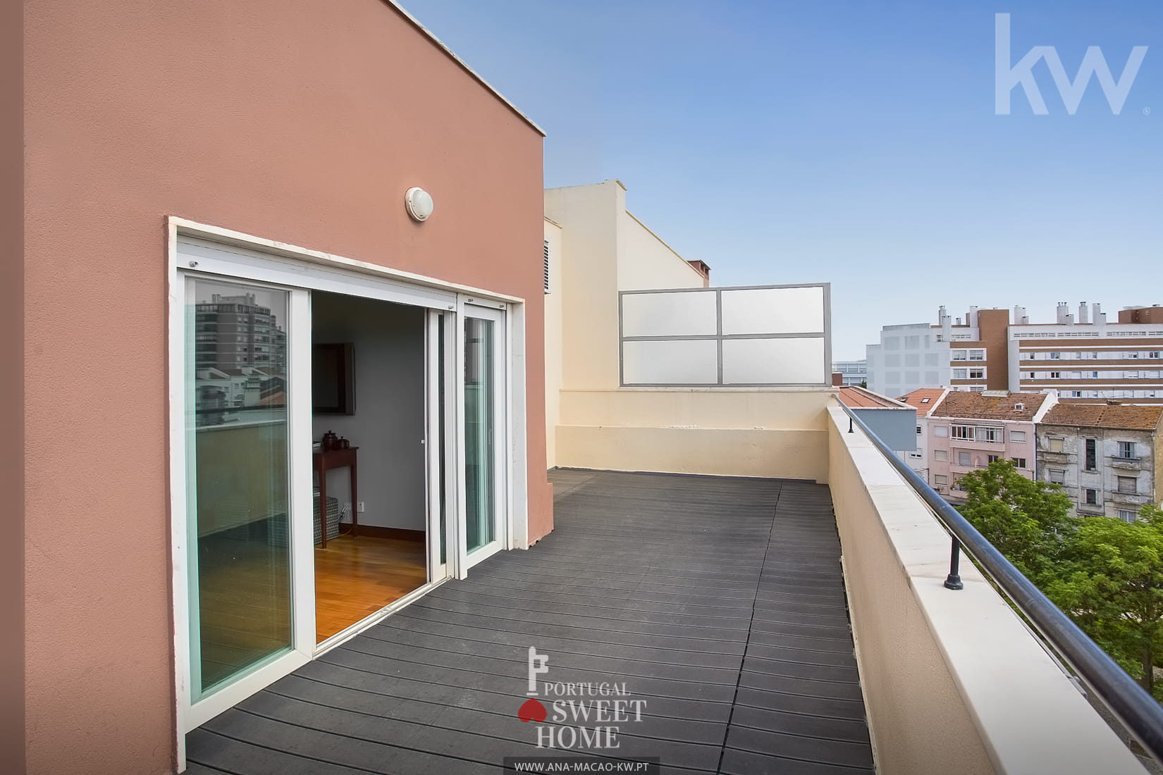 Penthouse terrace with unobstructed view (17m2)
