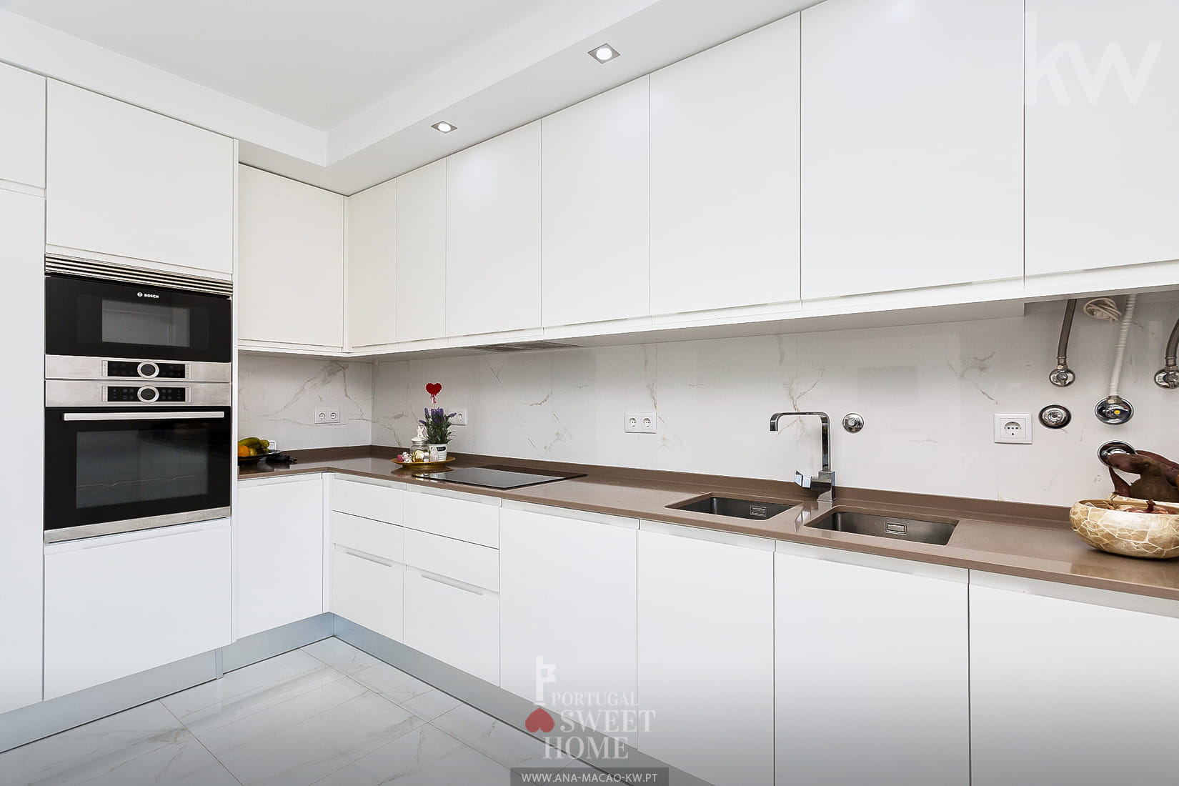 Fully equipped kitchen with Bosh appliances