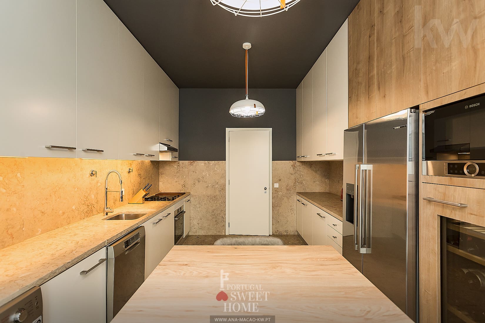 Vista da cozinha totalmente equipada (16,8 m²)