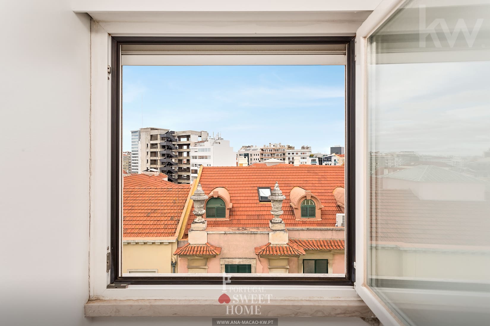 Fenêtre donnant sur Lisbonne