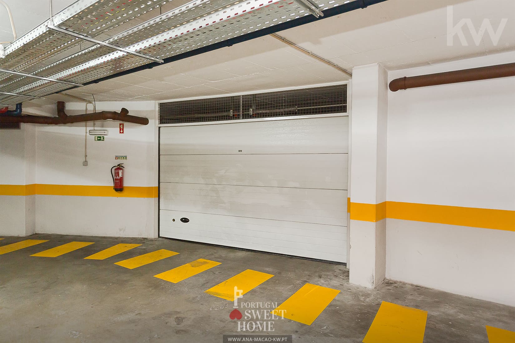 Garagem p/3 viaturas (49 m2)