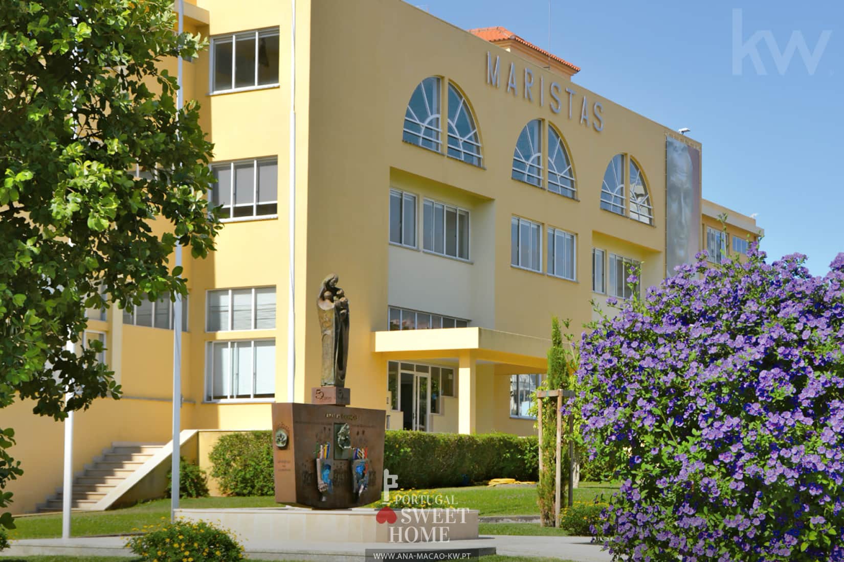 Marist College of Carcavelos, in Parede