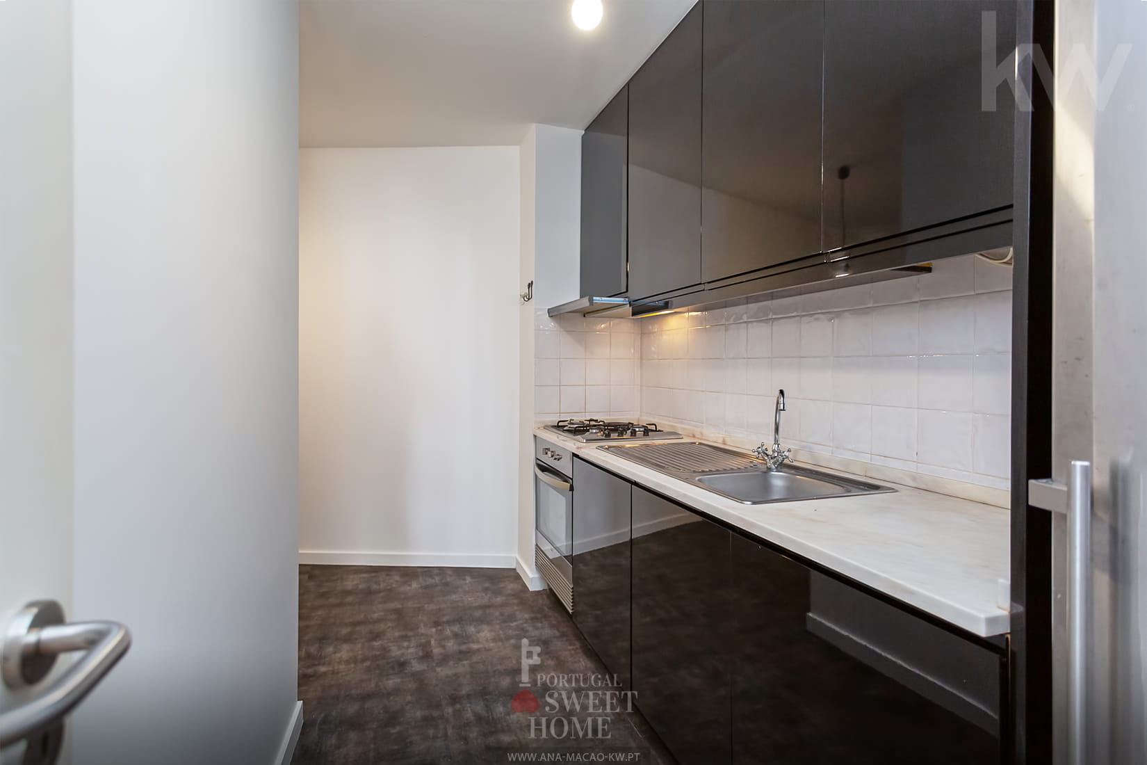 Kitchen (11.2 m2) fully renovated and equipped
