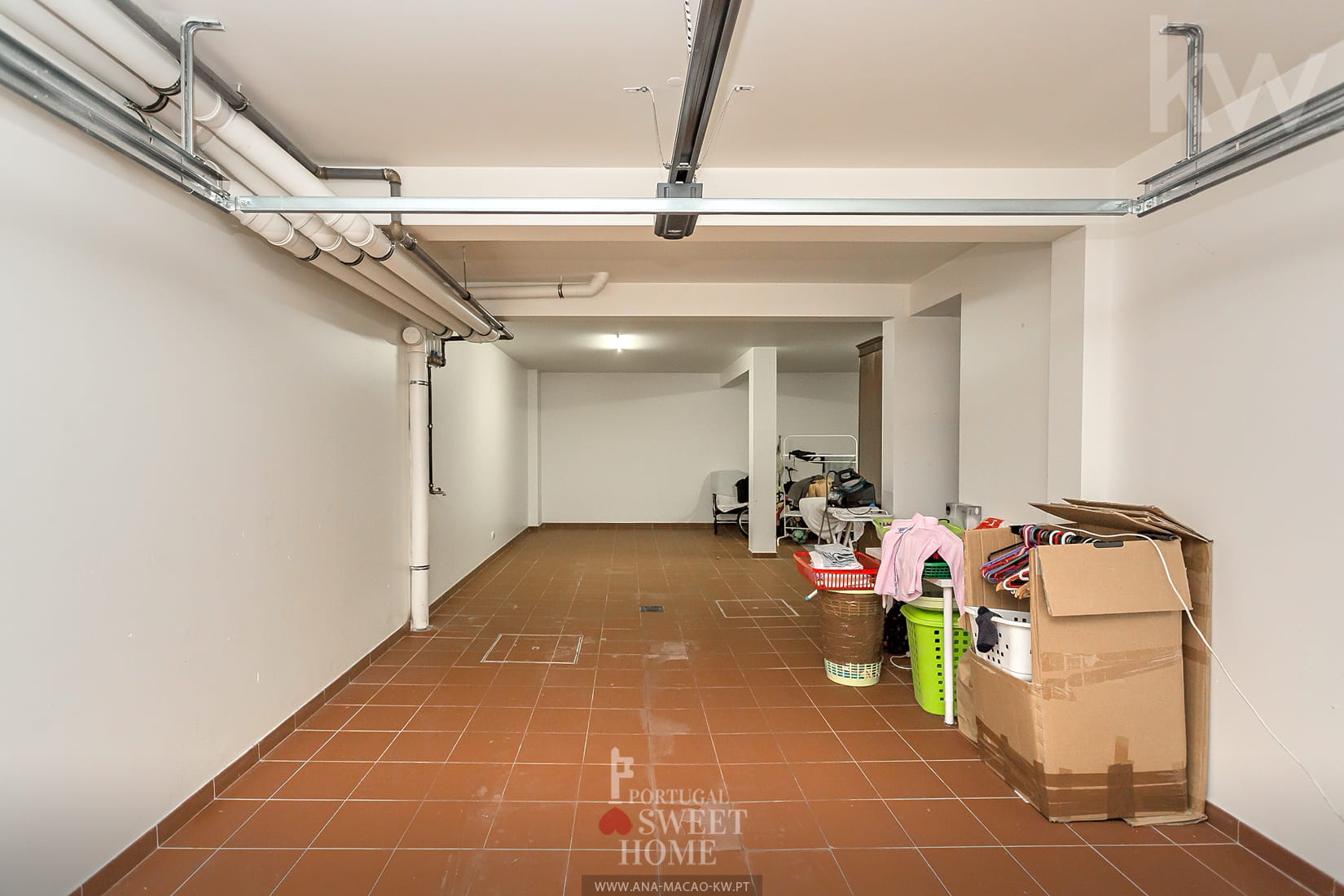Garagem para 2/3 viaturas (60 m²)