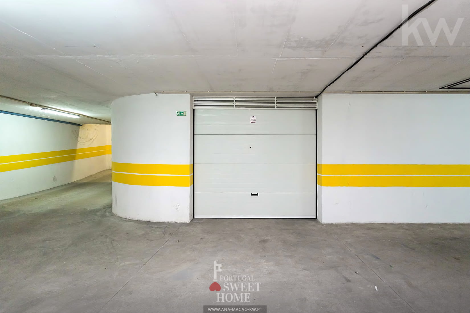 Garagem fechada para 2 carros (32,6 m2)