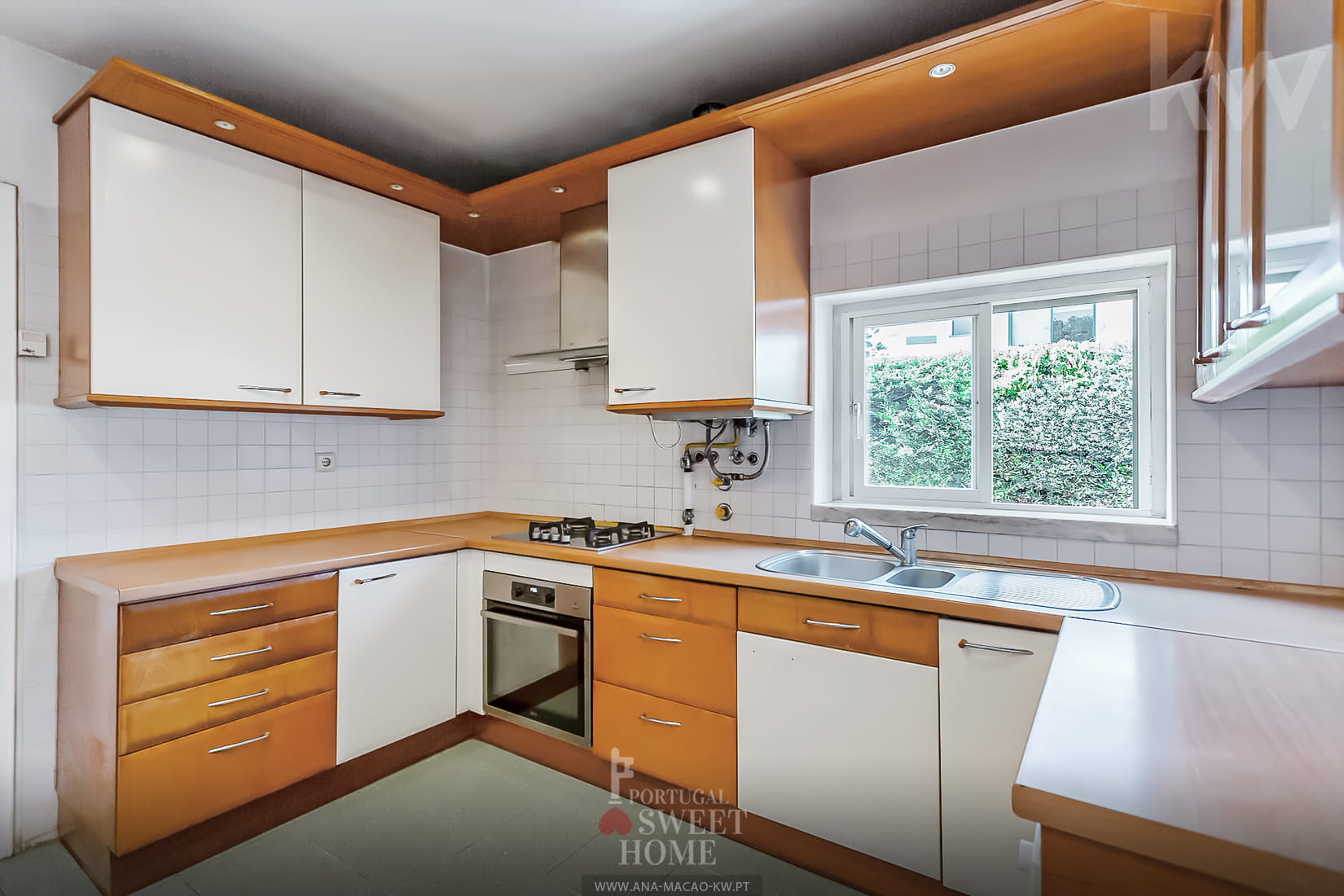Kitchen (13.6 m²) fully equipped
