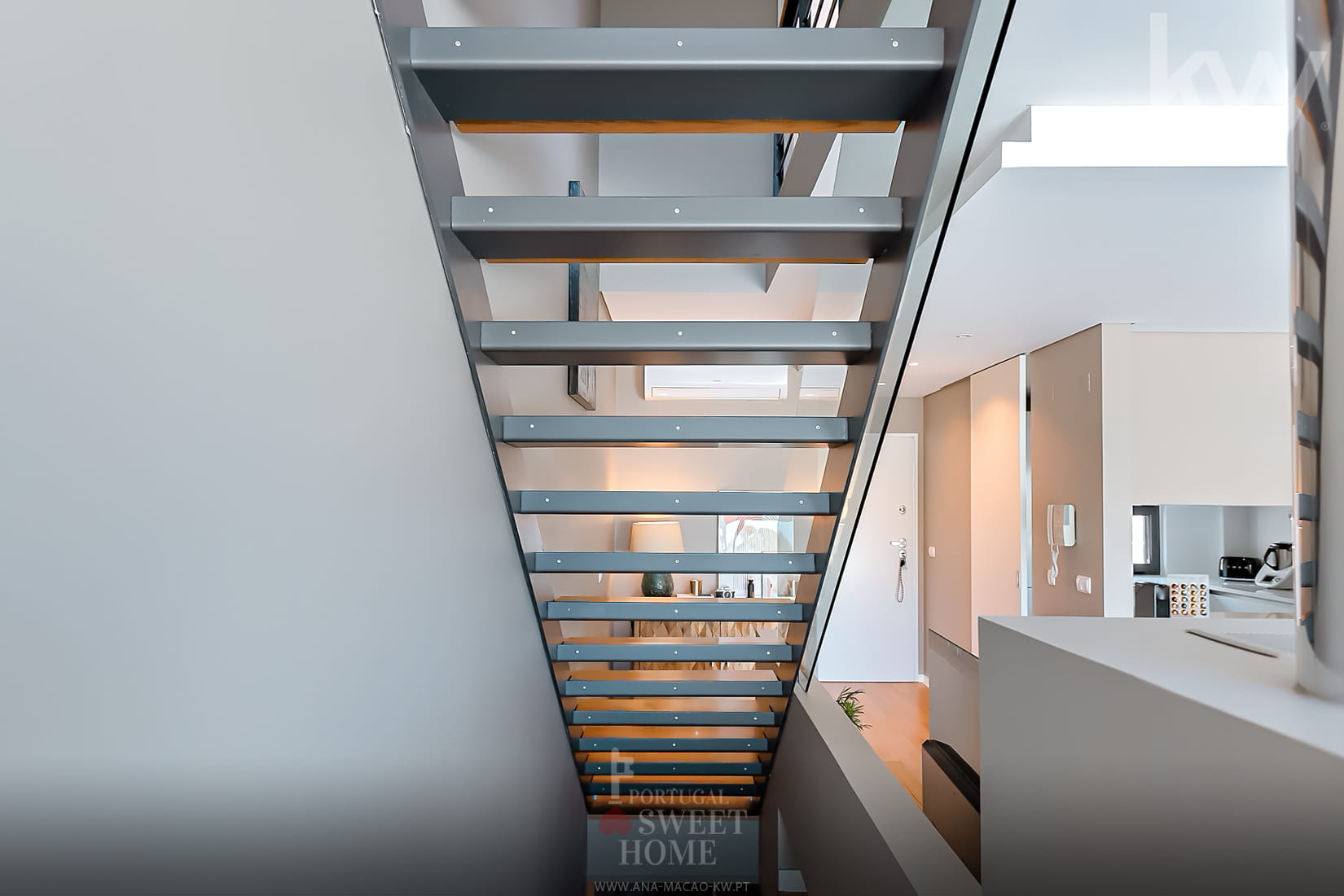 Escadaria de acesso ao piso dos quartos