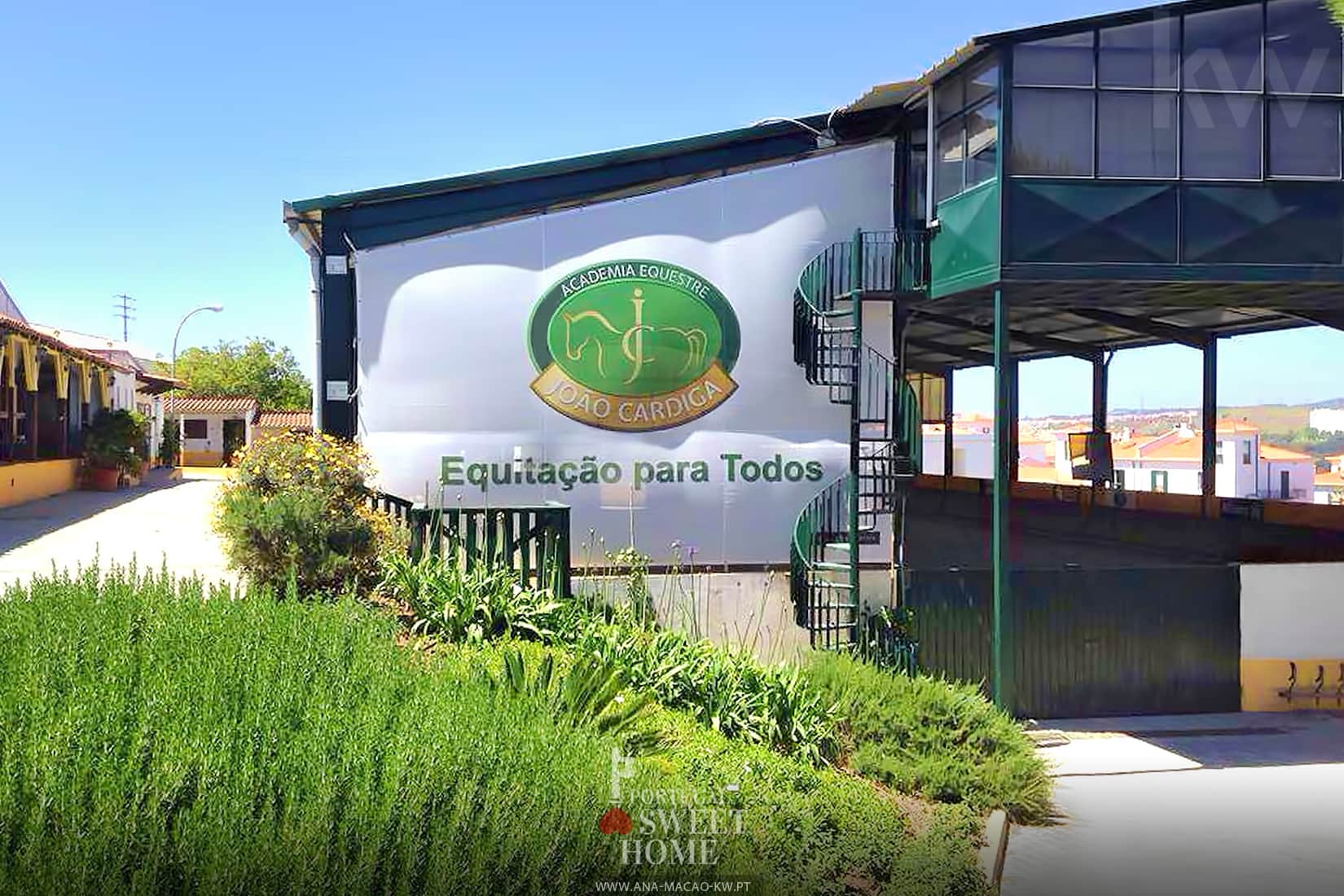 Equestrian center and João Cardiga Academy next to Oeiras Golf & Residence