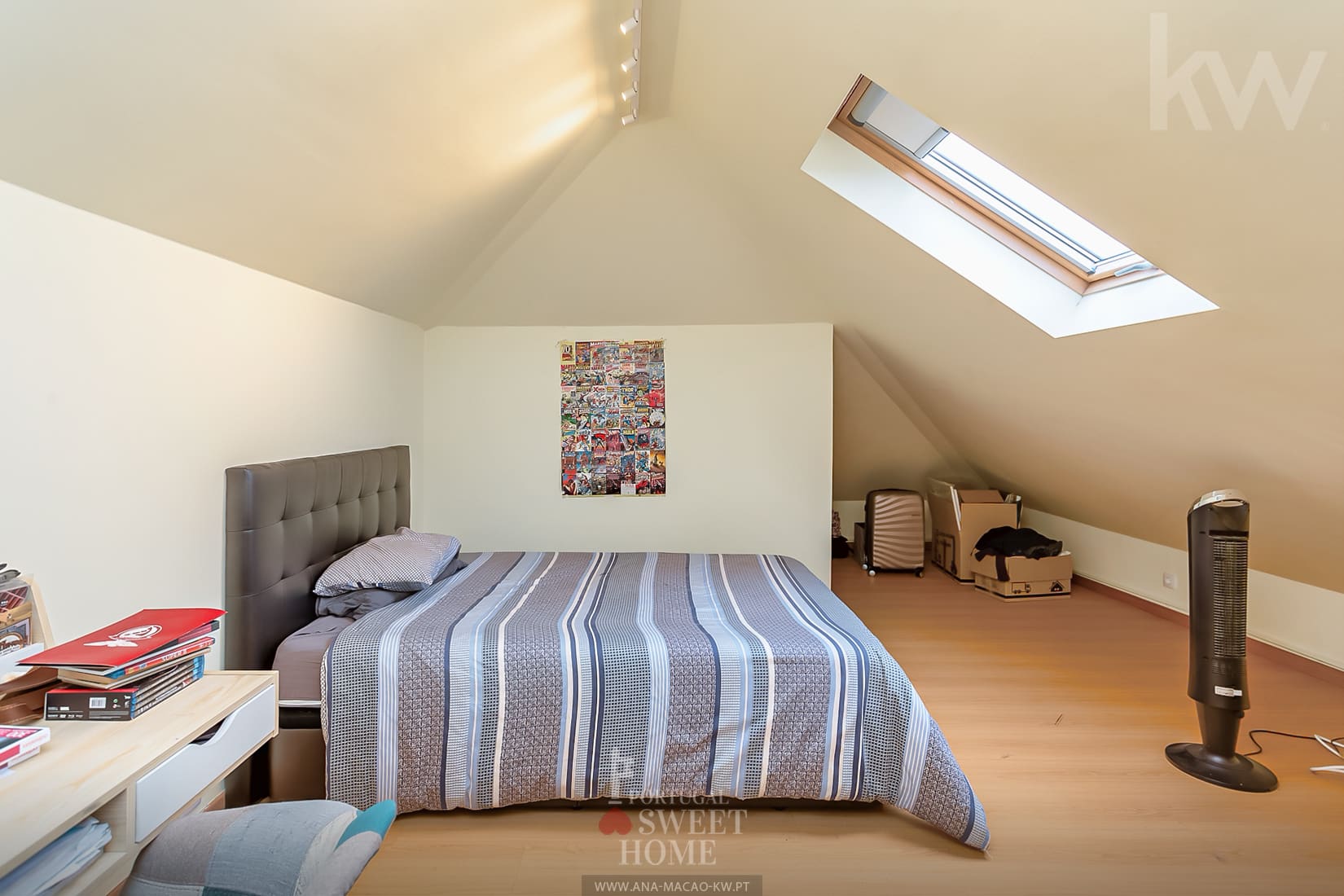 Attic suite with natural light (24 m2)
