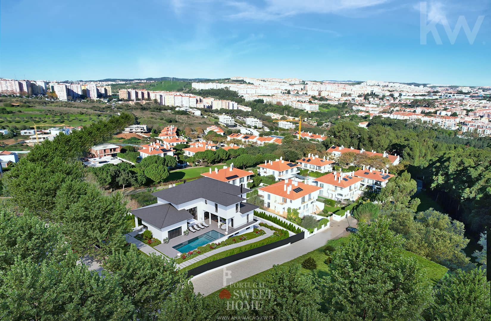 Vue aérienne de la maison et de ses environs, à Oeiras Golg & Residence