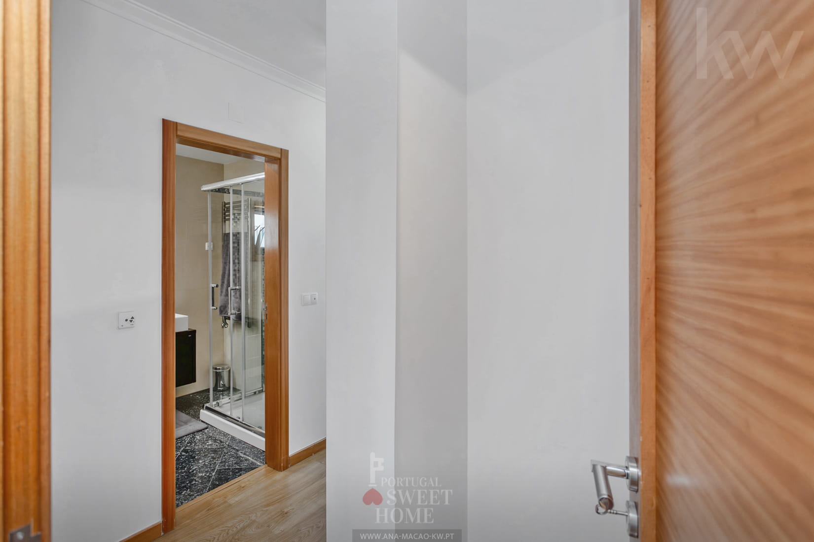 Suite espaçosa  (20,4 m²), com closet e WC (4,35 m²)