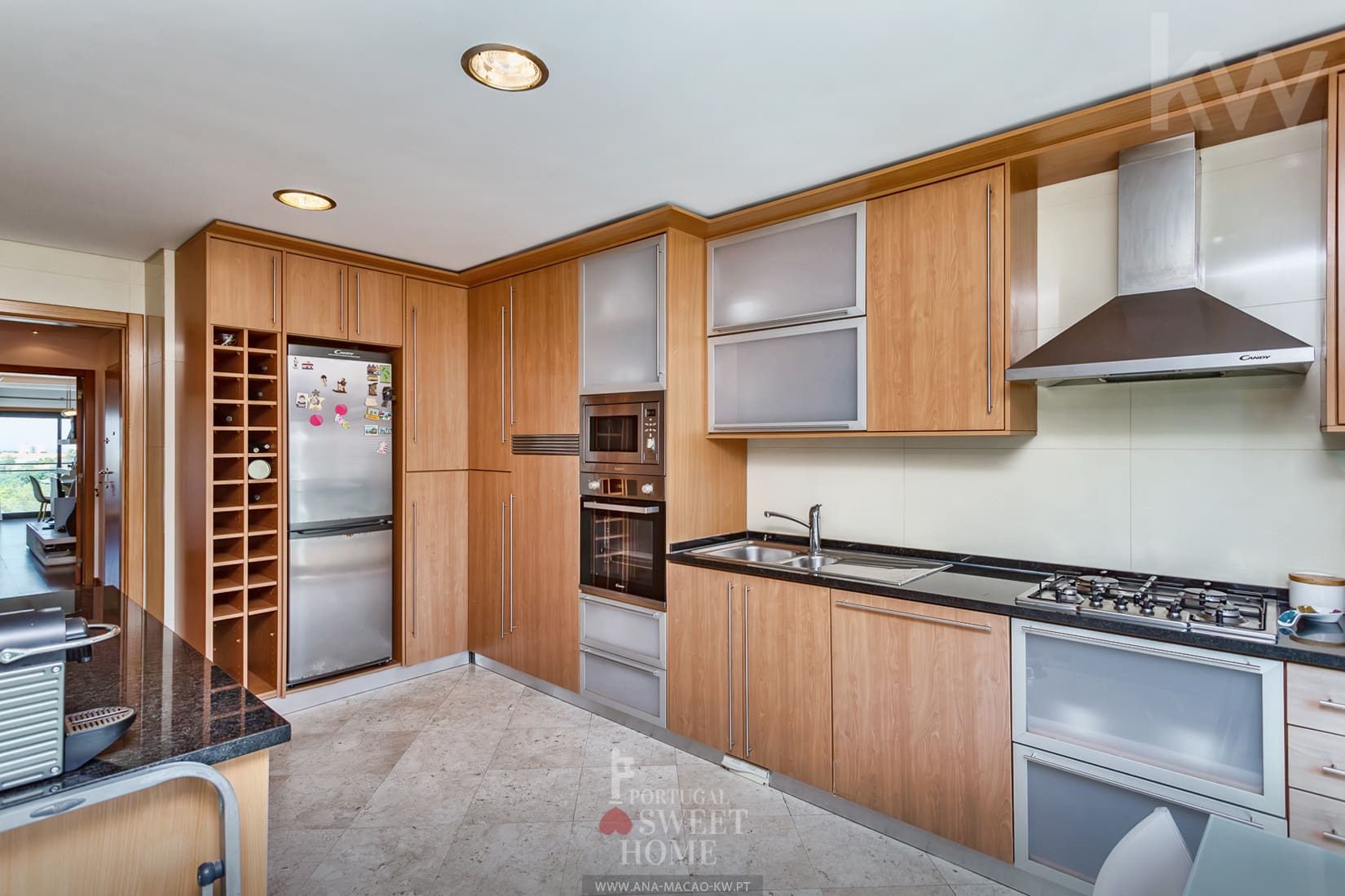 Equipped kitchen (13.3 m²) with laundry