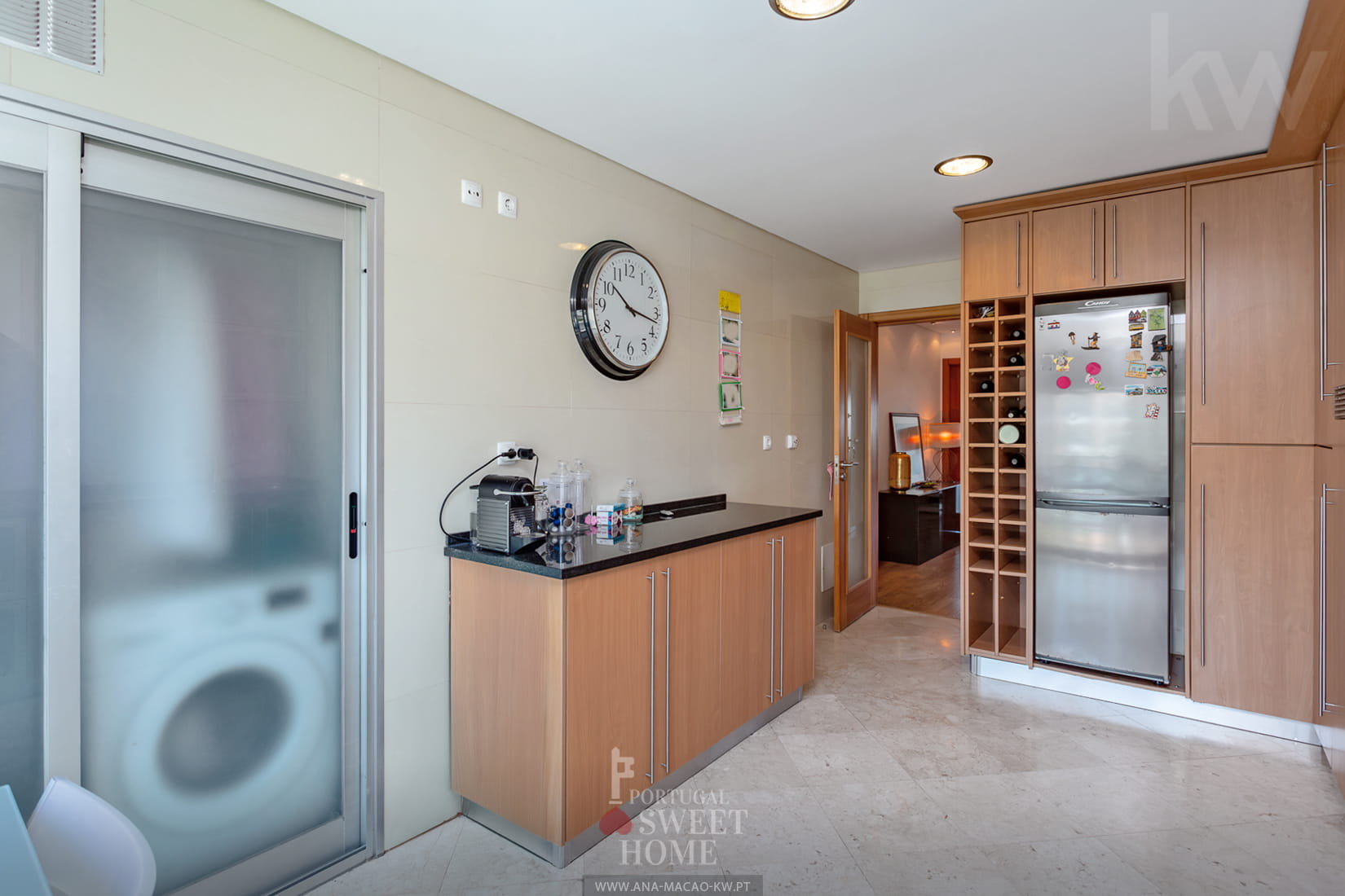 Equipped kitchen (13.3 m²) with laundry