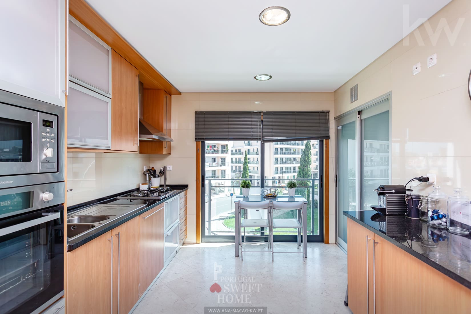 Equipped kitchen (13.3 m²) with laundry