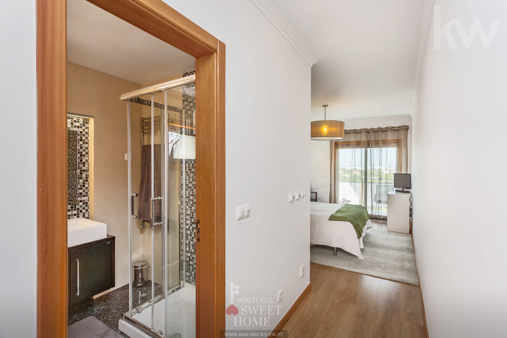 Suite spacieuse (20,4 m²), avec placard et toilettes (4,35 m²)