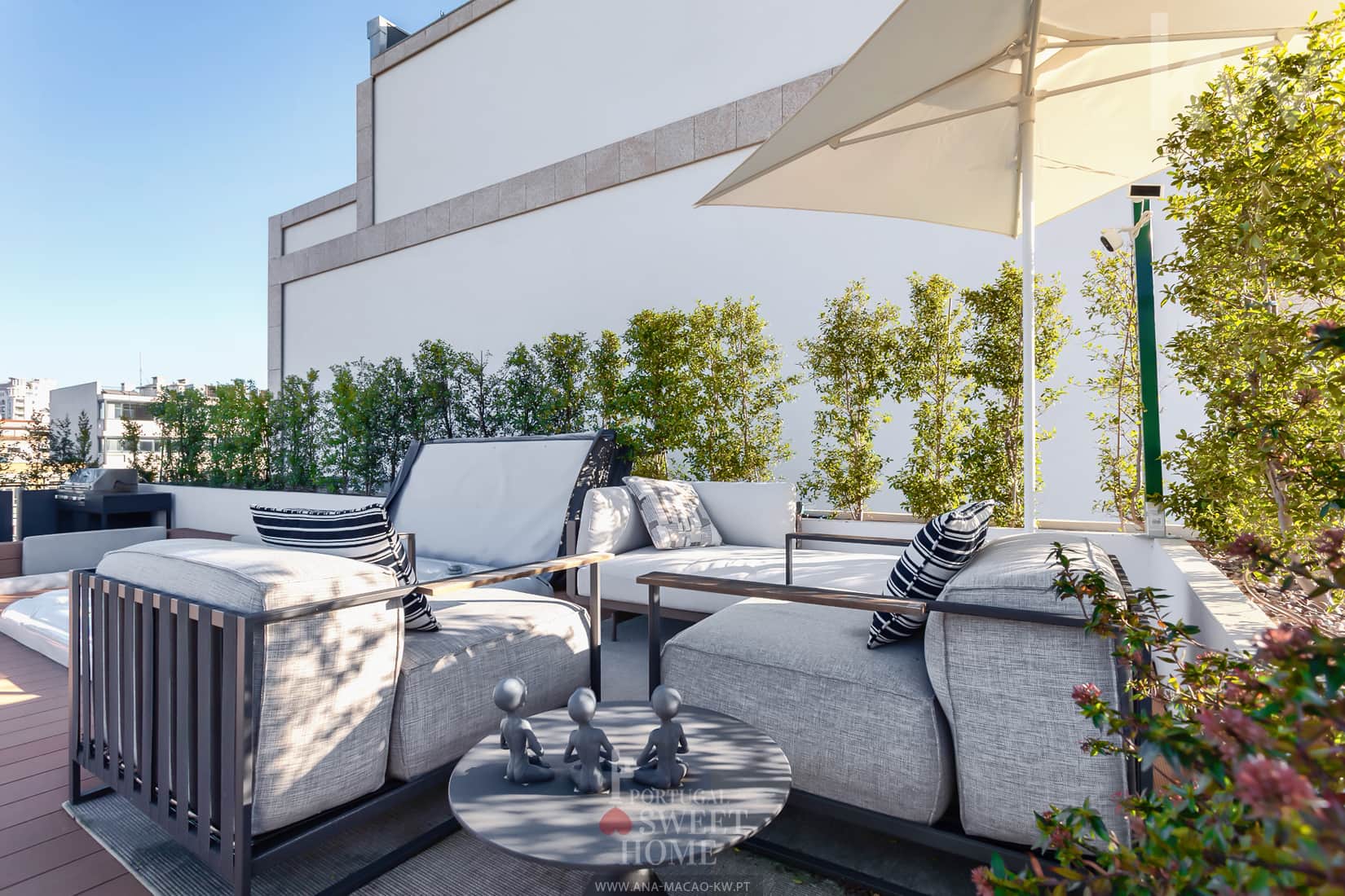 Rooftop recreation area