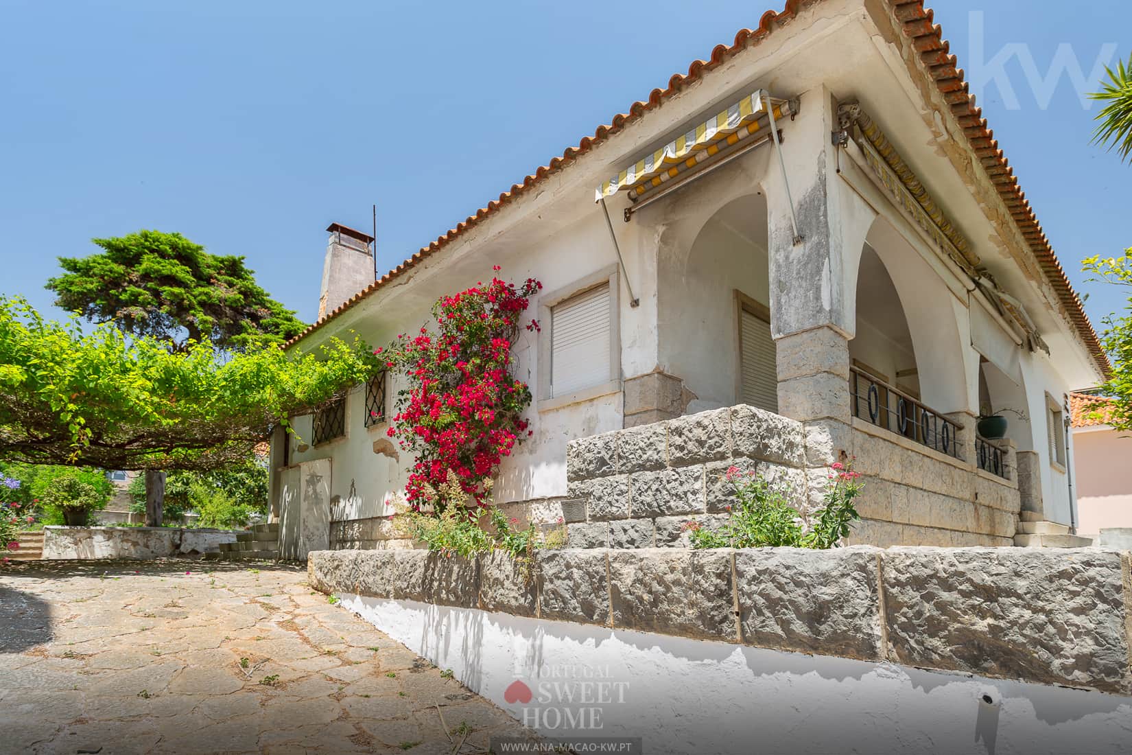 Parede, Cascais - Moradia T5 em terreno de 1065 m2 para investimento