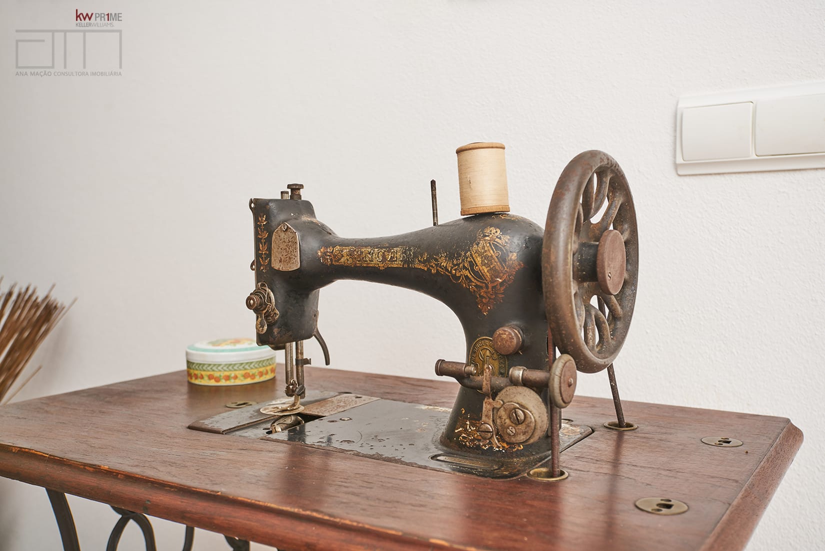 Máquina de costura tradiional