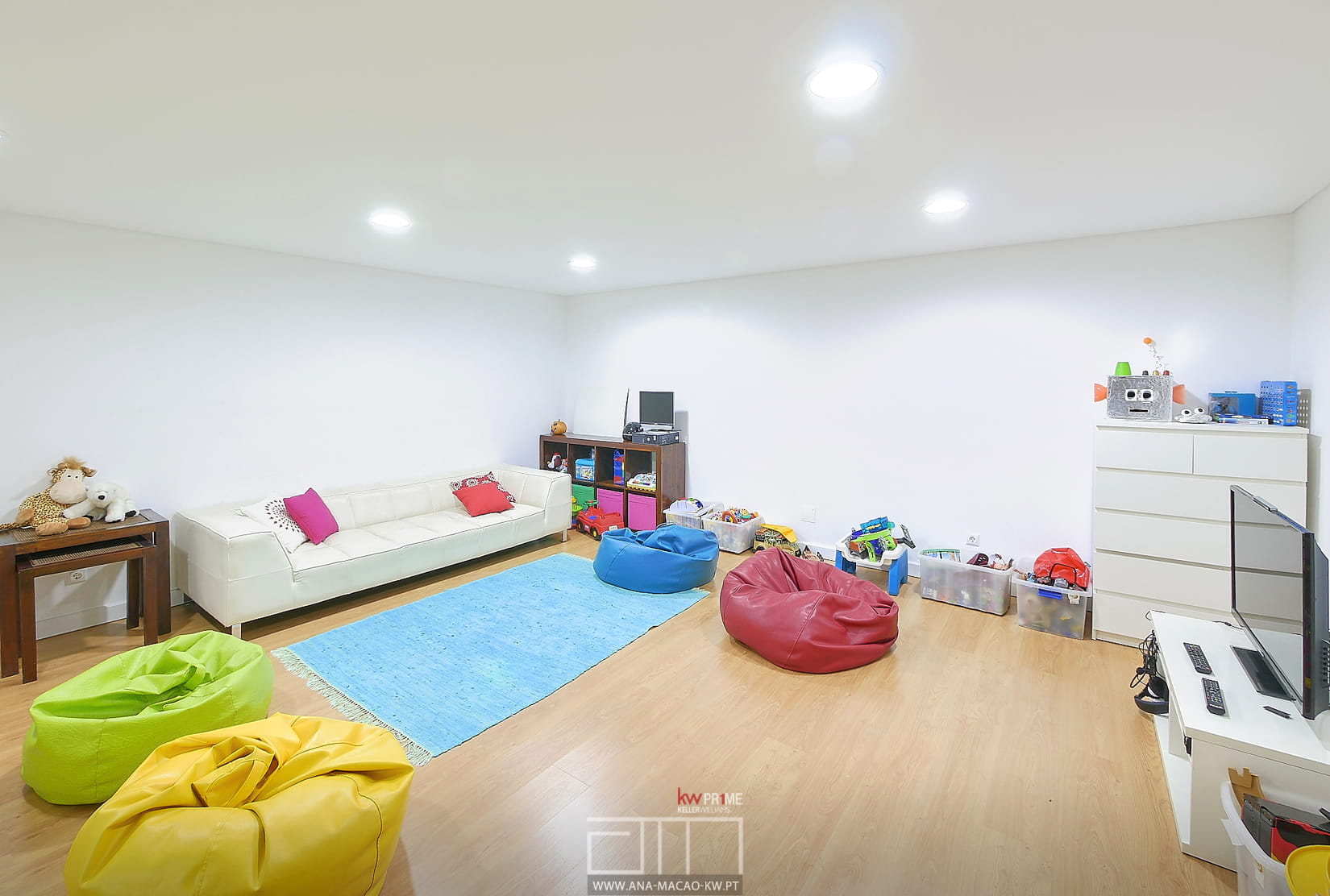 Salão para crianças situado no piso -1