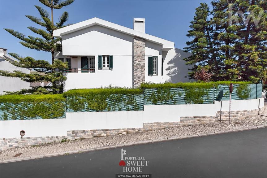 Maison individuelle T6 (9 chambres) avec piscine à Barcarena