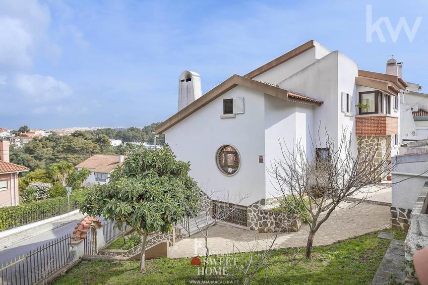 Estoril - Maison à l'architecture traditionnelle avec 9 chambres