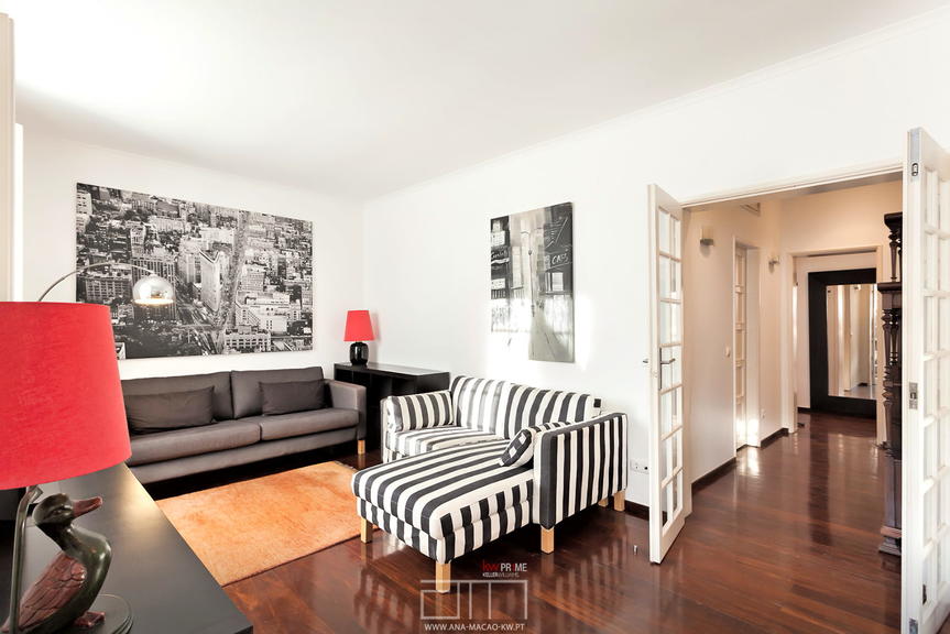 Lisboa - Appartement T2 rénové à Lapa, Estrela