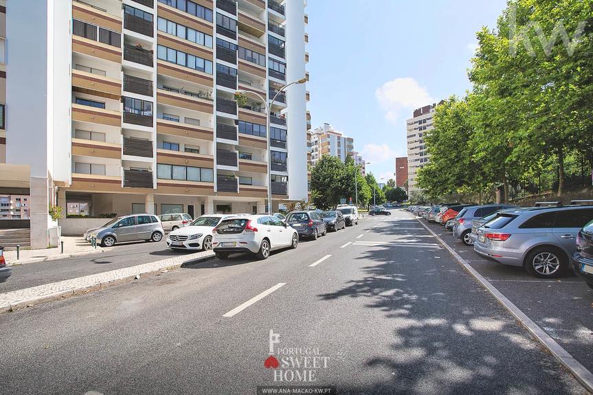 Oeiras - Carnaxide - Appartement de 3 chambres avec les bonnes zones