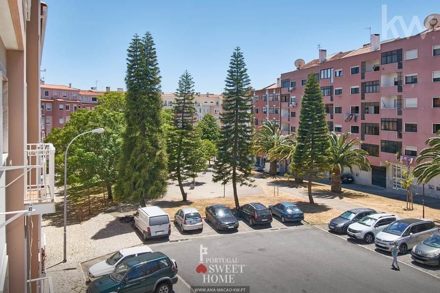 Queluz de Baixo, 2 bedroom apartment with good areas and panoramic views