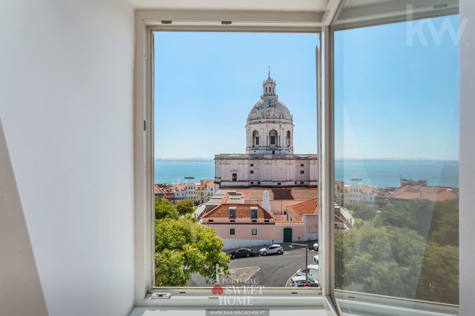 Apartamento T2 renovado com vista rio, em frente ao Panteão Nacional