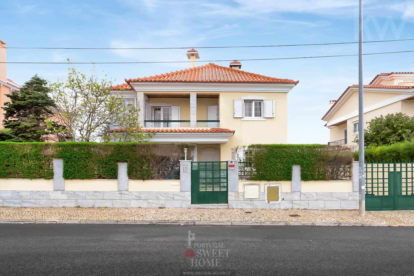 Carnaxide - Maison individuelle T8+1, avec piscine et garage