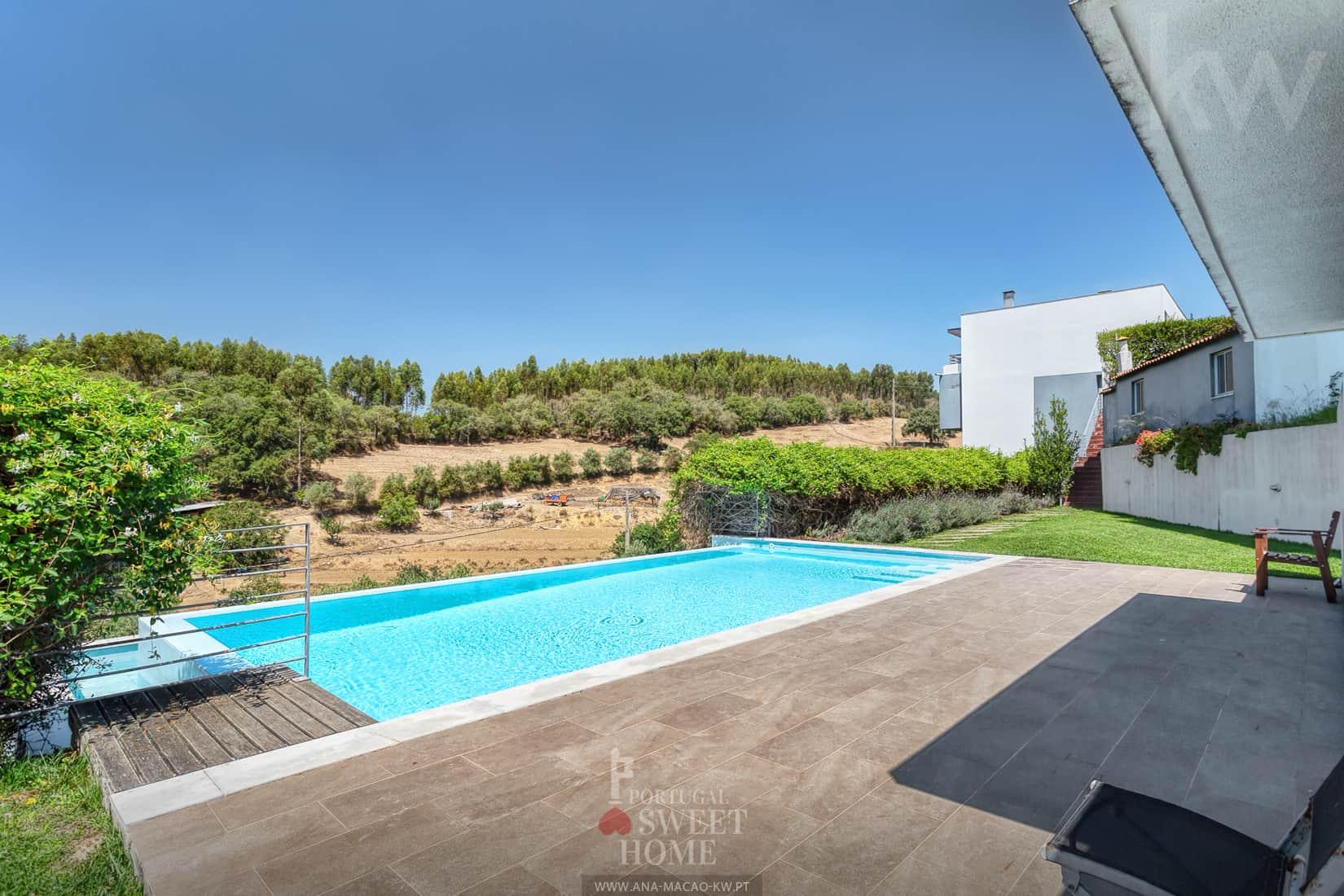 Lousa, Lousa - Maison de 3 chambres + 1 dans une copropriété fermée avec piscine