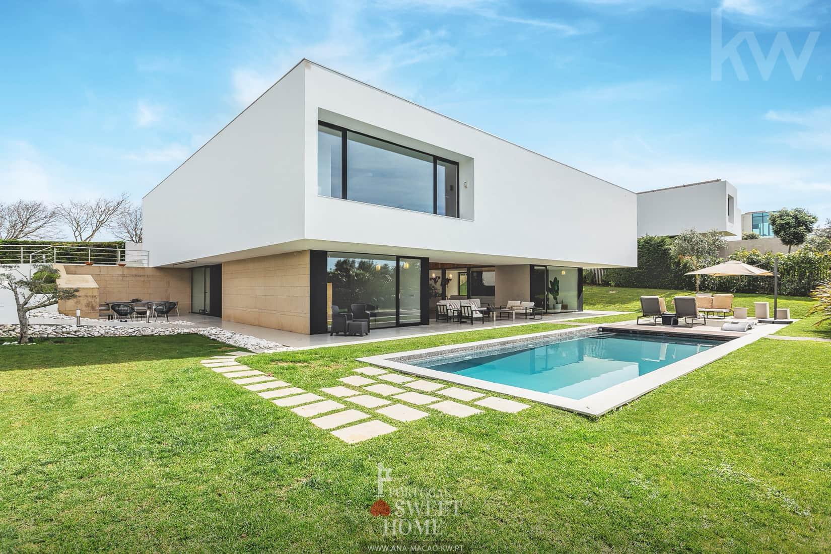 Maison exclusive T4 à Oeiras Golf & Residence : Luxe, Confort et Modernité