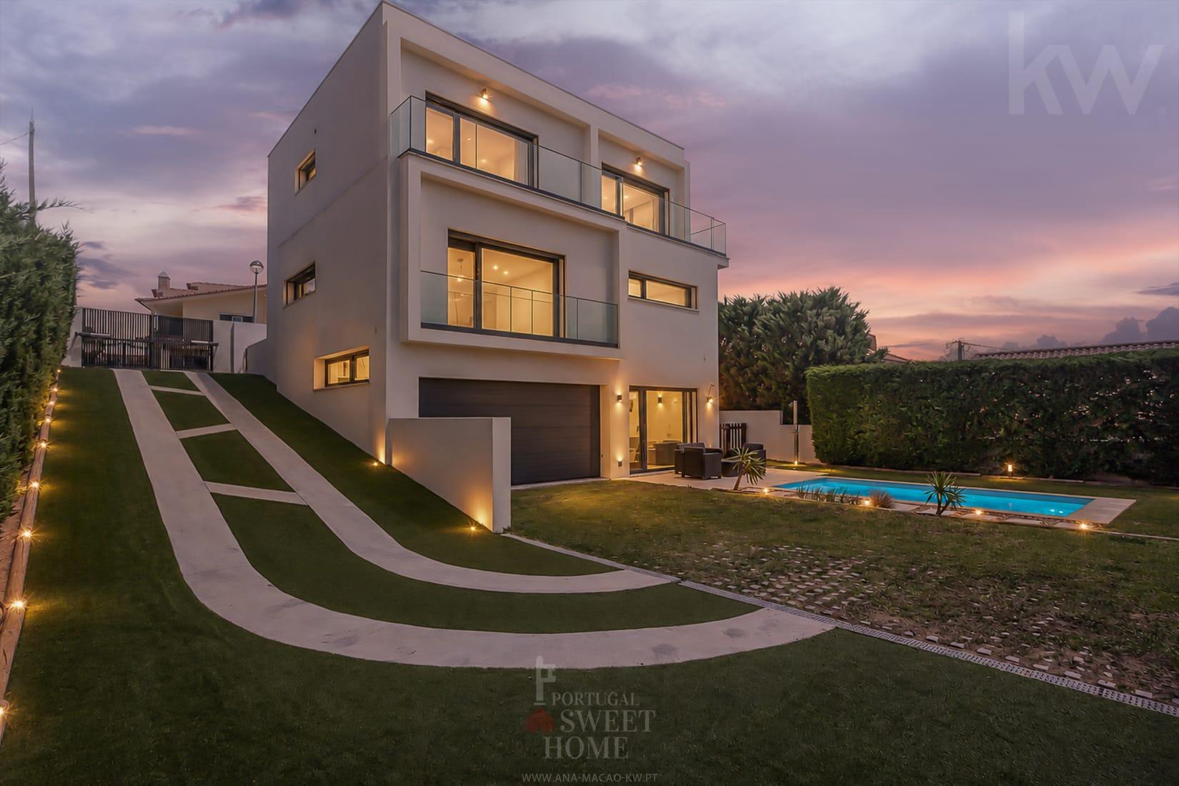 Cascais, São Domingos de Rana - 3+1 bedroom house with pool, garage, and sea view