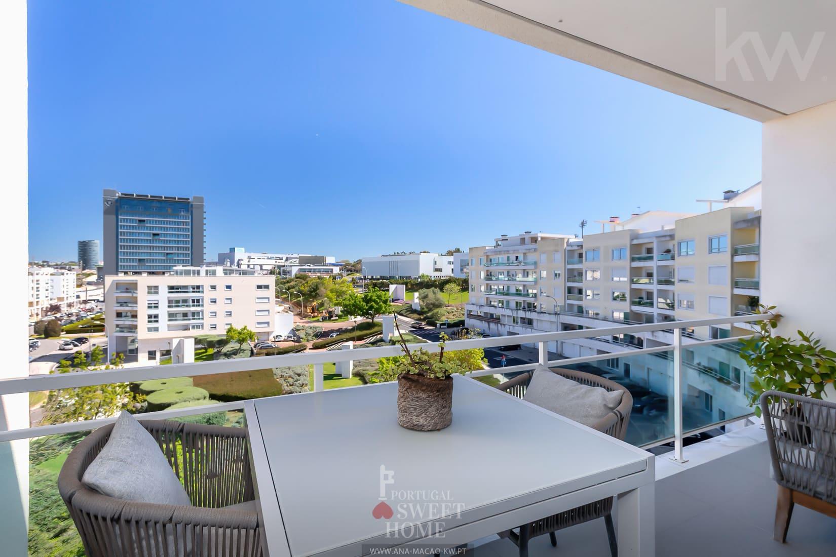 Forum Oeiras - 3-bedroom apartment with garage, for rent