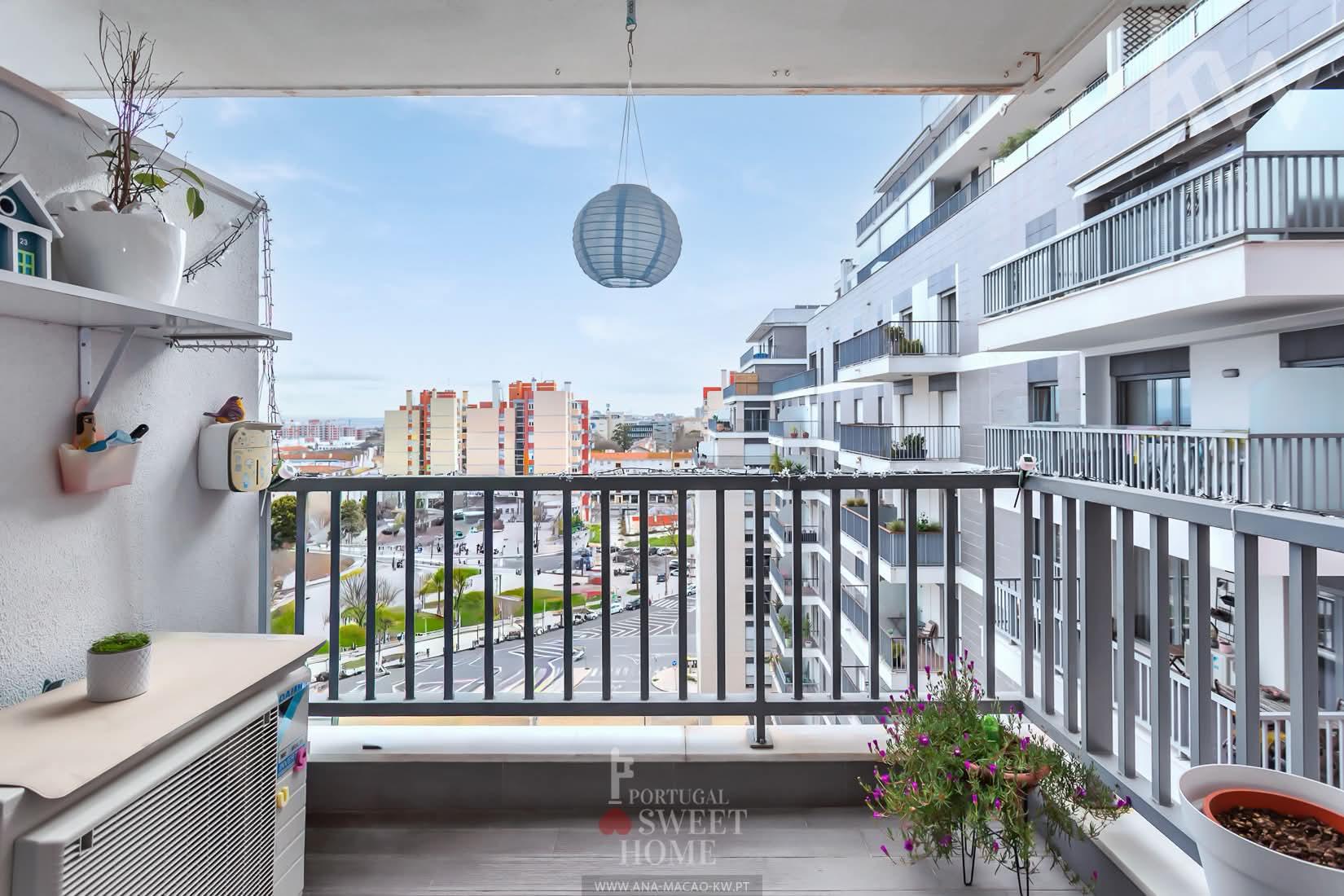 Lisboa, Olivais Sul - Apartamento T2 com garagem e vista mar