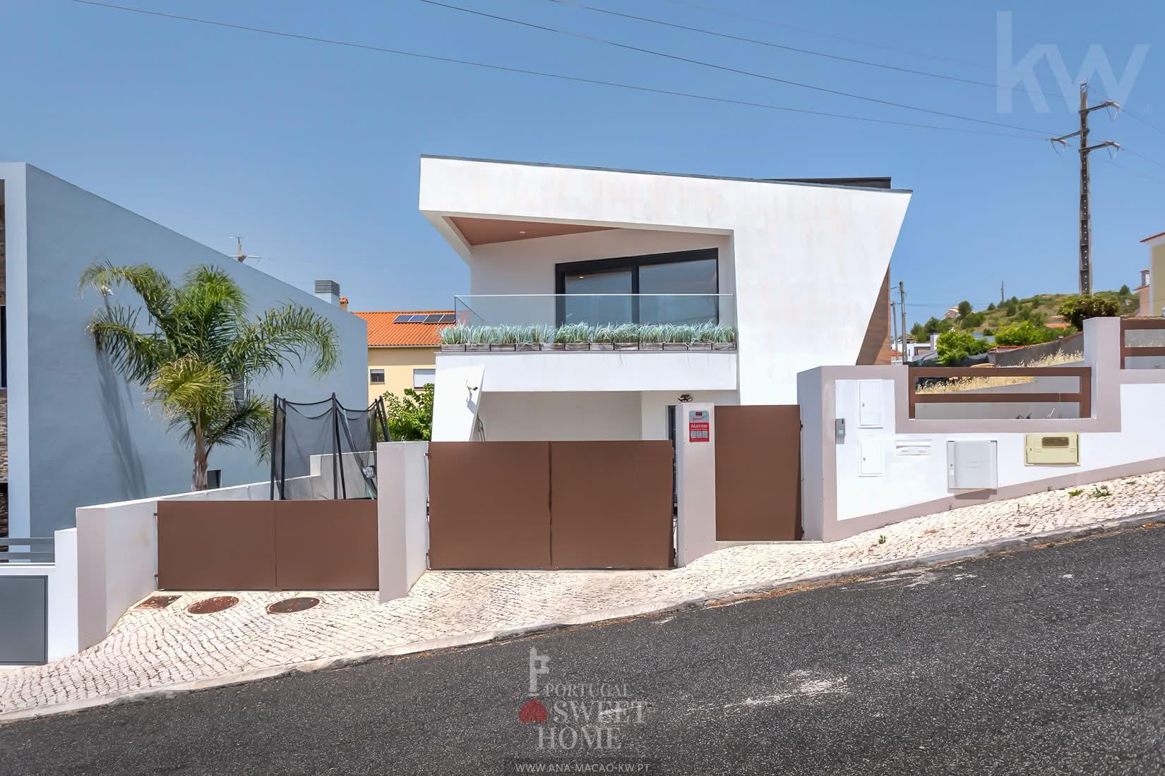 Vila Franca de Xira, Vialonga - Moradia T4+1 para Arrendar
