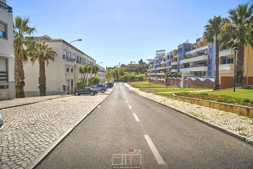 Paço de Arcos - 4 bedroom apartment with 180º sea view