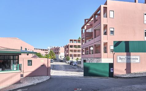 Entrance and entrance of the Condominium