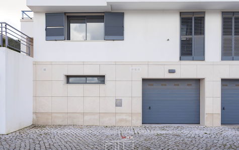 Garage entrance for 2 cars