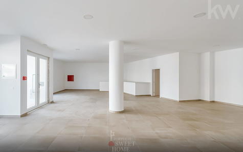 Upper Floor Space (123 m2)