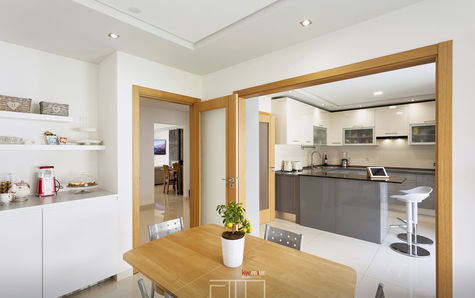 Cozinha com sala de refeições