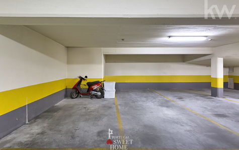 Garage avec espace pour 3 véhicules