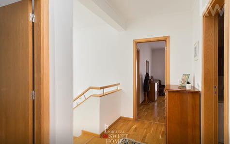 2nd floor corridor
