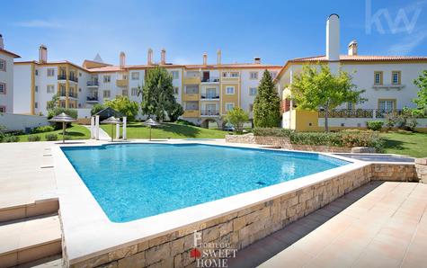 Zona das piscinas em frente ao apartamento 