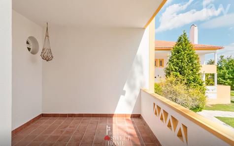 Terrasse (5,9 m2) donnant sur la piscine